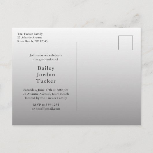 卒業の招待状のシンプルな卒業生の上敷のクラス 案内ポストカード (裏面)