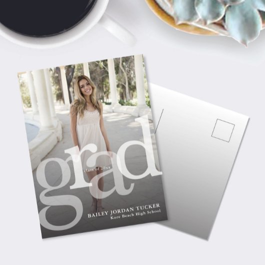 卒業の招待状のシンプルな卒業生の上敷のクラス 案内ポストカード