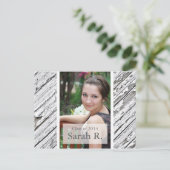 卒業はがき招待状 – 木目の質感 案内ポストカード (スタンド正面)