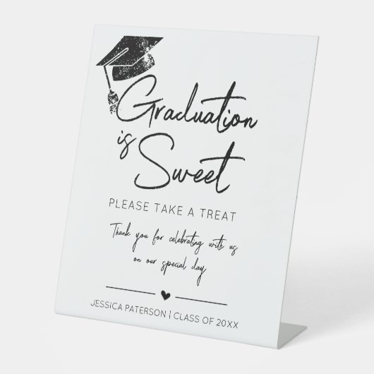 卒業は甘いミニマル白黒スクリプト 台座サイン (正面)