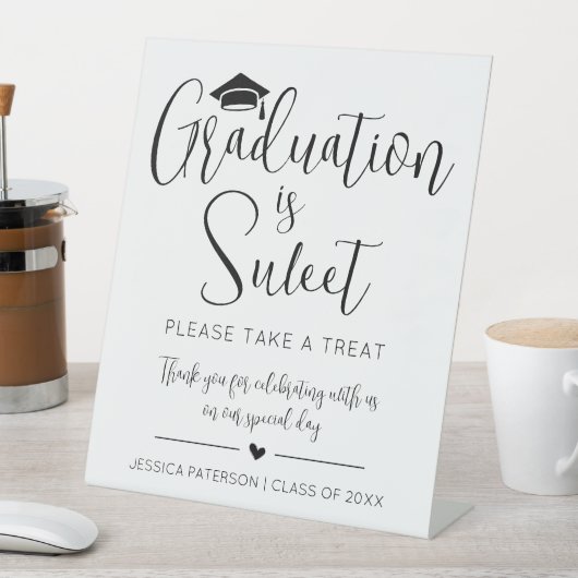 卒業は甘いミニマル白黒スクリプト 台座サイン (インサイチュ)