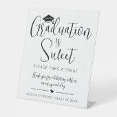 卒業は甘いミニマル白黒スクリプト 台座サイン (正面)