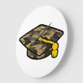 卒業キャップカキ迷彩柄 ラージ壁時計 (傾斜)