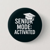 卒業キャップ引用文おもしろいブラック 缶バッジ (正面)