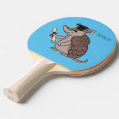 卒業キャップ漫画と可愛いアルマジロ 卓球ラケット (正面アングル)