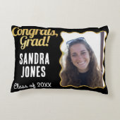 卒業クラス名パーソナライズされた年黒金ゴールド アクセントクッション (裏面)