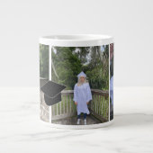 卒業スクリプトフォトキャップコラージュ ジャンボコーヒーマグカップ (正面)