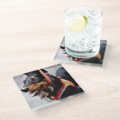 卒業ハットPを着たダシュント犬のクローズアップ ガラスコースター (アングル)