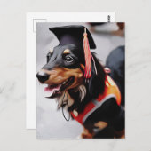 卒業ハットPを着たダシュント犬のクローズアップ ポストカード (正面/裏面)