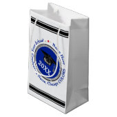 卒業パーソナライズされた抱き枕、色の変更 スモールペーパーバッグ (裏面アングル)