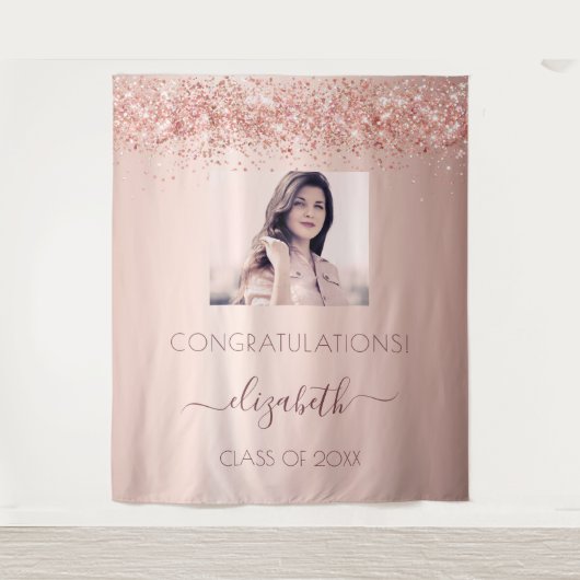 卒業パーティーの写真 ローズゴールドとピンクのぼかし タペストリー (正面)