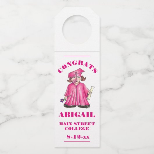 卒業ピンクの卒業式キャップガウンおめでとう ボトルネックタグ (正面)