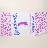 卒業ピンクヒョウビーチタオル ビーチタオル (正面)