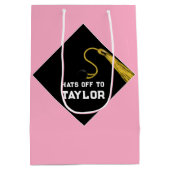 卒業ピンク中抱き枕 ミディアムペーパーバッグ (裏面)