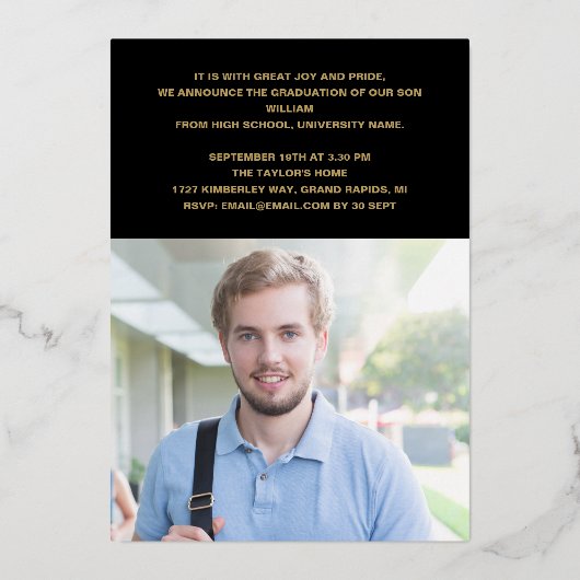 卒業モダンパーティー写真ブラックと金ゴールド 箔招待状 (裏面)