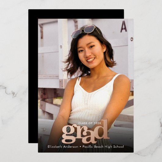 卒業写真はっきりしたタイポグラフィ実在バラ金ゴールド 箔招待状 (正面/裏面)