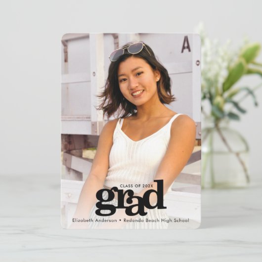 卒業写真はっきりしたモダンシンプルタイポグラフィ 案内状 (スタンド正面)