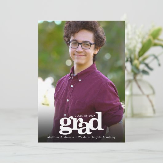 卒業写真シンプルモダンはっきりしたタイポグラフィ 案内状 (スタンド正面)