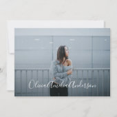 卒業写真モダンスクリプトタイポグラフィ青 招待状 (正面)