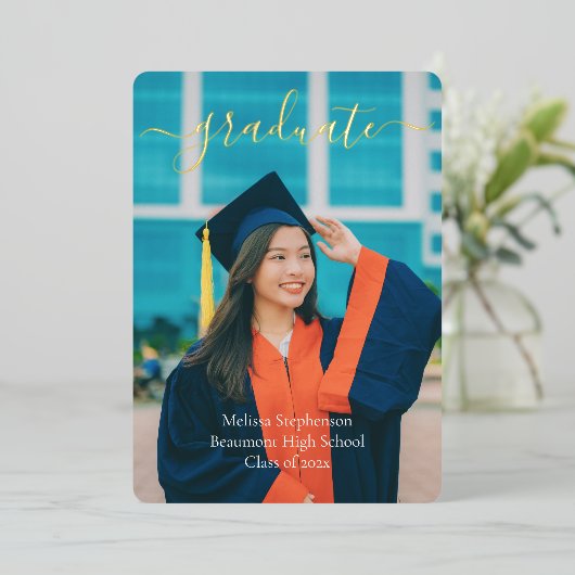 卒業写真モダン文字の発表 箔招待状 (立ち正面)