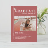 卒業写真モダン機能とおもしろいファクト赤 案内状 (スタンド正面)