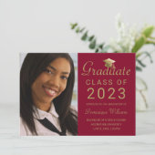 卒業写真レッド金ゴールドグラッドキャップスクリプト2023 案内状 (スタンド正面)