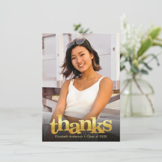 卒業写真金ゴールドタイポグラフィはっきりしたモダン サンキューカード (スタンド正面)