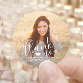 卒業写真 & エレガントな白いスクリプトの感謝メッセージ ラウンドシール