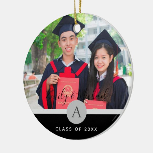 卒業写真 – ギフトとお知らせカスタムの セラミックオーナメント (左)