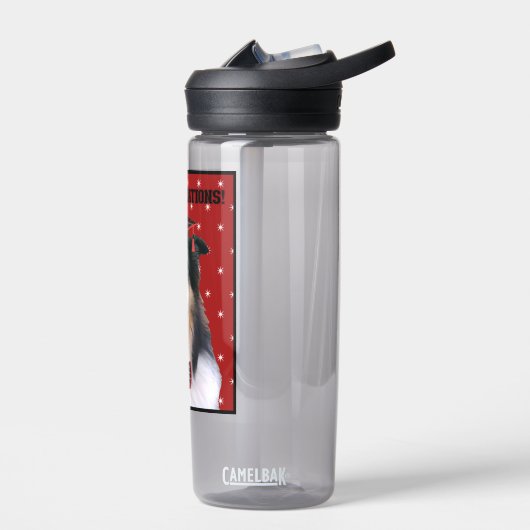 卒業帽をかぶったトライカラーのコリー ウォーターボトル (左面)