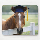 卒業帽を被った馬 マウスパッド (正面)