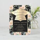 卒業帽、花、黒の背景にローズ ブラック卒業 招待状 (スタンド正面)