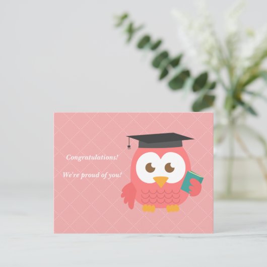 卒業式のかわいいピンクのフクロウ 案内ポストカード (スタンド正面)