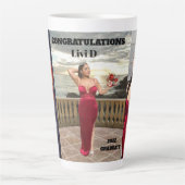 卒業式の個人化ポスター カフェラテマグ (正面)