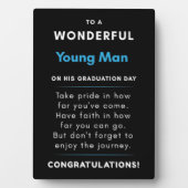 卒業式の日に素晴らしい青年に フォトプラーク (正面)