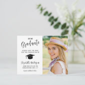 卒業式の日付の写真モダン招待状 ポストカード (スタンド正面)