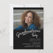 卒業式カジュアルの白いスクリプト写真の発表 案内状 (裏面)