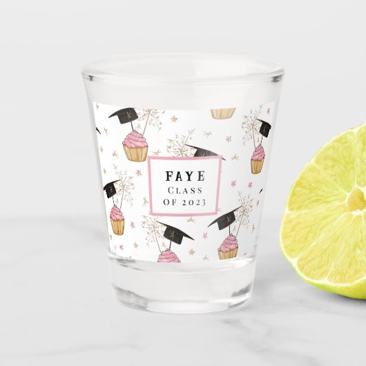 卒業式カップケーキショットガパーソナライズされたラス ショットグラス (正面)