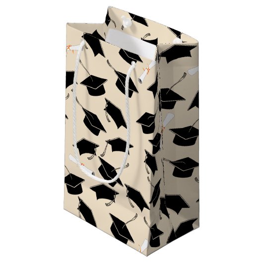 卒業式キャップおよび卒業証書 スモールペーパーバッグ (正面アングル)