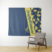 卒業式パーティフォトブースブルー金ゴールドモルタルボード タペストリー (インサイチュ(横))