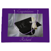 卒業式パープルキャップ&ディプロマパーソナライズされたー ラージペーパーバッグ (正面)