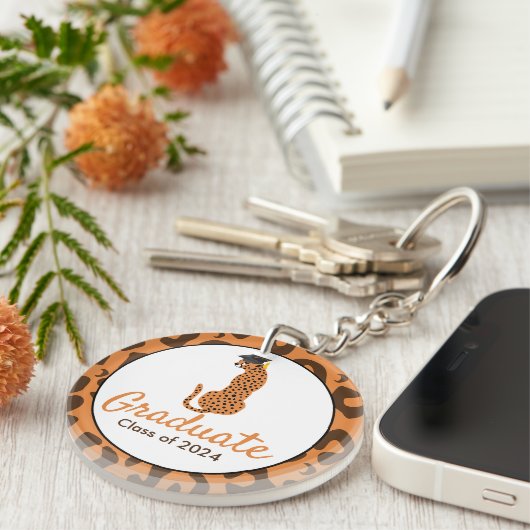 卒業式ヒョウ型アクリル系キーチェーン キーホルダー (正面右)