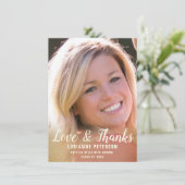 卒業式モダンスクリプト素朴バラ写真 サンキューカード (スタンド正面)