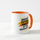 卒業後は明るい未来が待つ マグカップ (正面右)