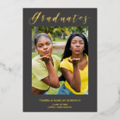 卒業生のための本物のゴールドモダン タイポグラフィ写真 箔招待状 (正面)