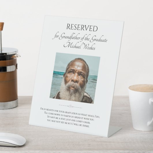 卒業生の祖父救写真記念館 台座サイン (インサイチュ)