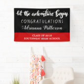 卒業生は冒険が黒い赤を始めるようにしました 横断幕 (インサイチュ)