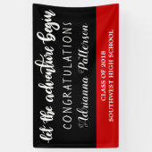 卒業生は冒険が黒い赤を始めるようにしました 横断幕 (縦)