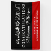 卒業生は大学院の黒い赤を祝うために割り当てます 横断幕 (縦)