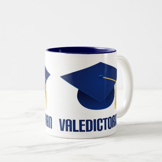 卒業生総代の青い卒業生の帽子の卒業のギフト ツートーンマグカップ (正面右)